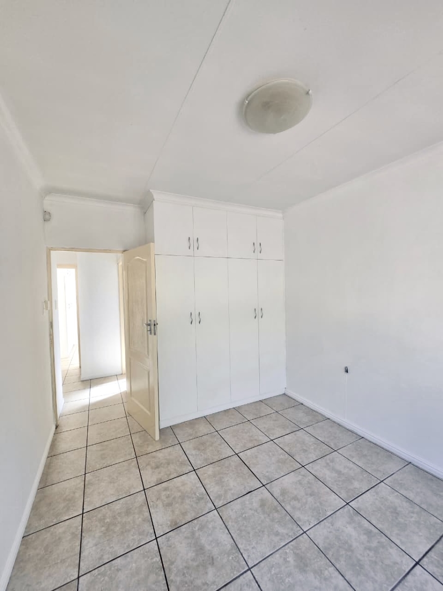 2 Bedroom Property for Sale in Denneoord Western Cape